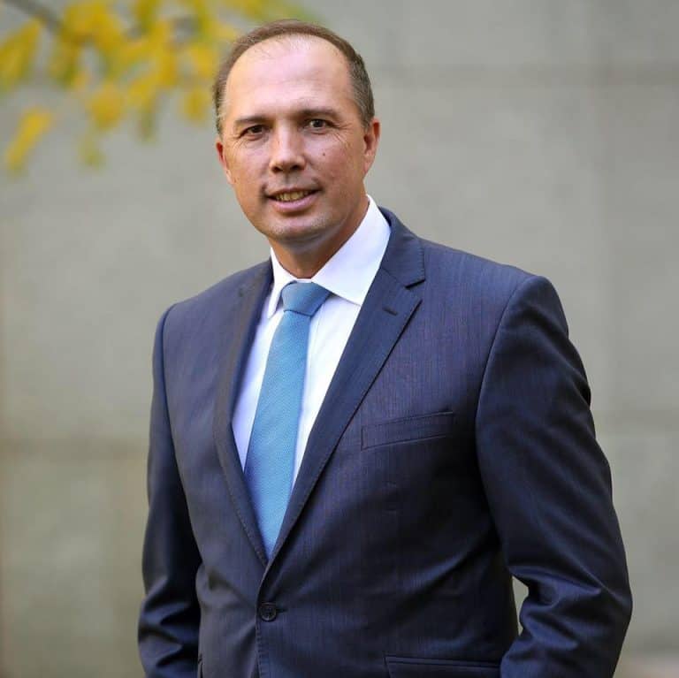 Bereidwilligheid van Australiese minister van binnelandse sake om immigrasieprosesse te versnel ’n aanklag teen SA-regering